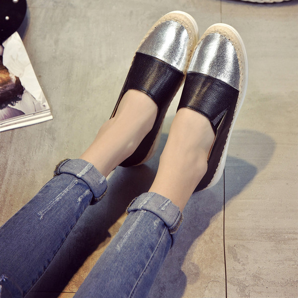 Ежедневни дамски мокасини от еко кожа в черен и бял цвят