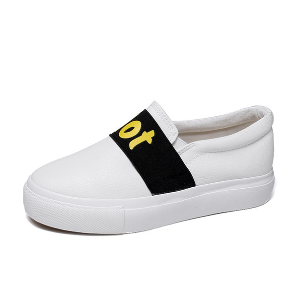 Ежедневни дамски мокасини с надписи в черен и бял цвят