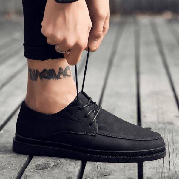 Нов модел мъжки обувки в три цвята с връзки 