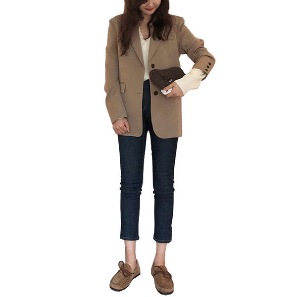 Geaca de dama moderna model clasic de culoare bej