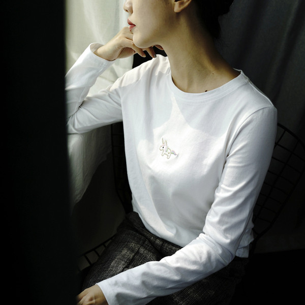 Bluză casual de damă cu broderie unicorn în alb-negru