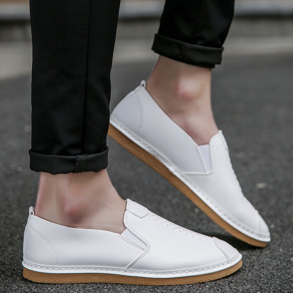 Mocasini eleganti pentru barbati din piele ecologica in alb-negru