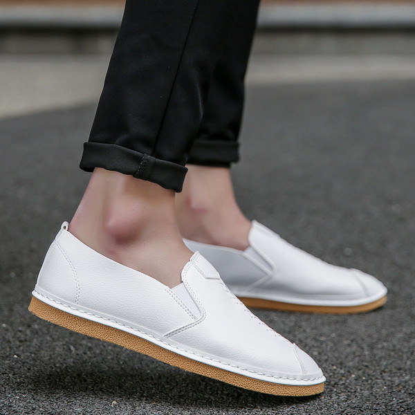 Mocasini eleganti pentru barbati din piele ecologica in alb-negru