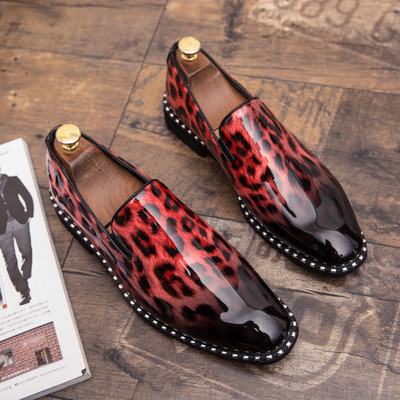 Модерни мъжки обувки от еко кожа-лак с леопардов принт в три цвята