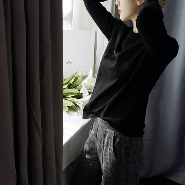 Bluză casual de damă cu guler în formă de O în alb-negru