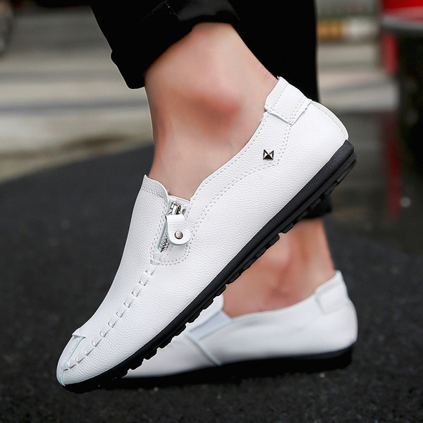 Μοντέρνα ανδρικά μοκασίνια με φερμουάρ από έκο δέρμα