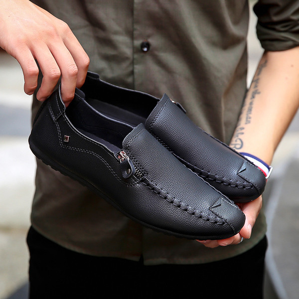 Μοντέρνα ανδρικά μοκασίνια με φερμουάρ από έκο δέρμα