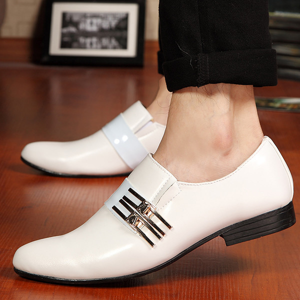 Ανδρικά μοντέρνα παπούτσια σε λευκό, μαύρο και κρέμα χρώματα χωρίς κορδόνια με μεταλλικές πόρπες