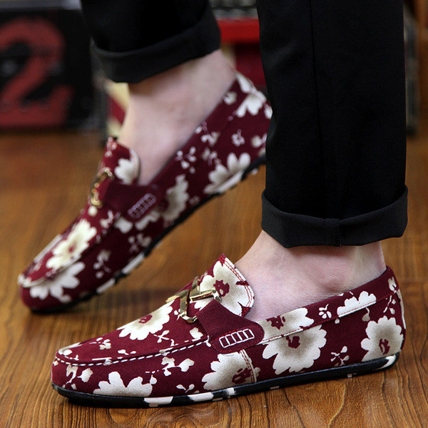 Κομψά ανδρικά μοκασίνια με φυτικά μοτίβα σε τρία χρώματα
