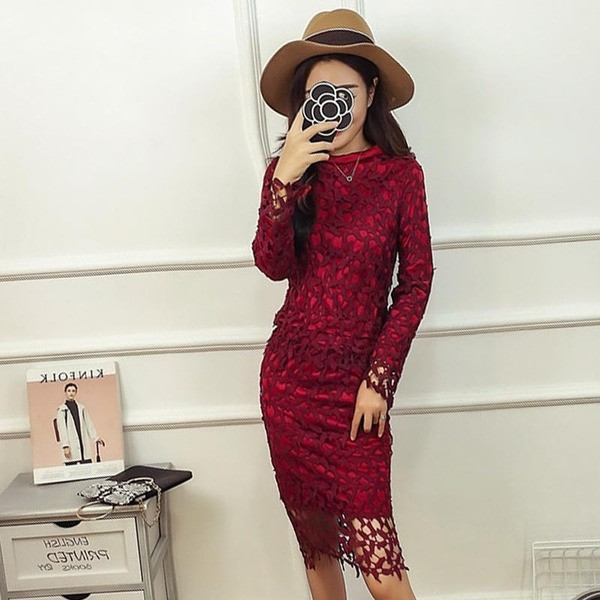 Μοντέρνο γυναικέιο σετ σε κόκκινο χρώμα