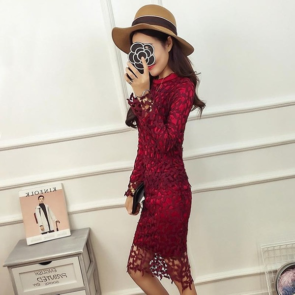 Μοντέρνο γυναικέιο σετ σε κόκκινο χρώμα