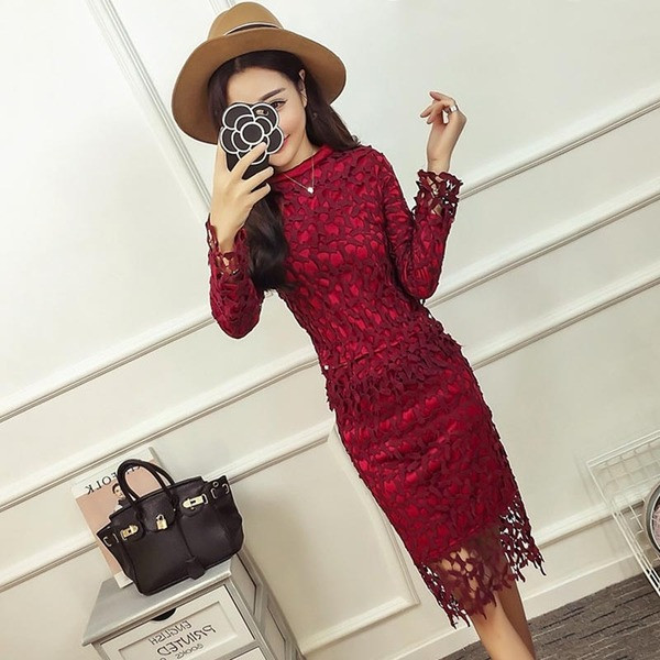 Μοντέρνο γυναικέιο σετ σε κόκκινο χρώμα