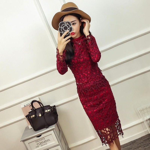 Μοντέρνο γυναικέιο σετ σε κόκκινο χρώμα