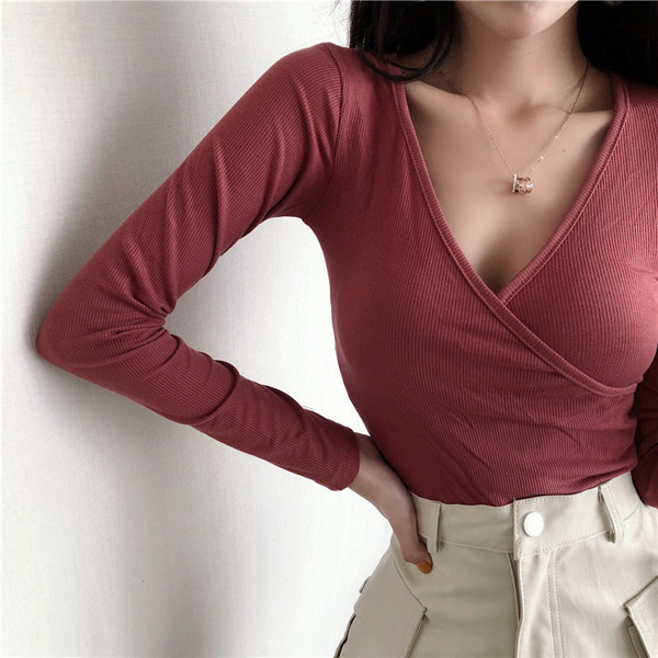 Γυναικεία καθημερινή μπλούζα με ντεκολτέ σε σχήμα V σε τρία χρώματα