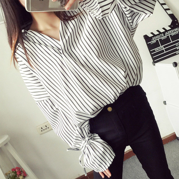 Camasa de dama model lat cu decolteu in V in trei culori