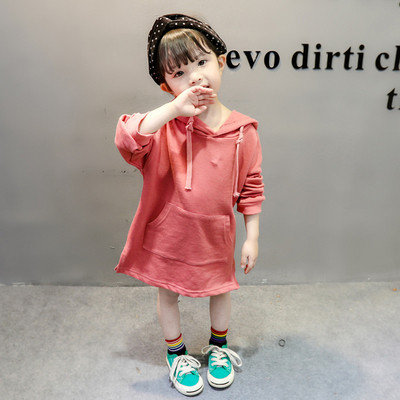 Спортно-ежедневна детска рокля с качулка и джоб в два цвята