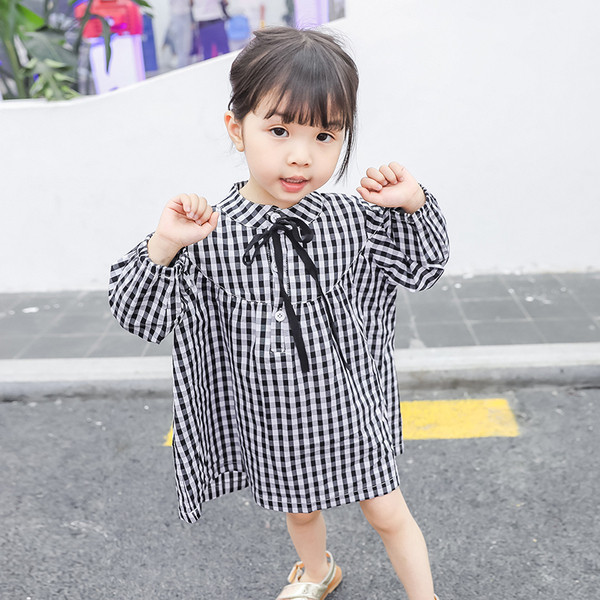 Παιδικό φόρεμα με ευρύ σχέδιο σε μαύρο χρώμα