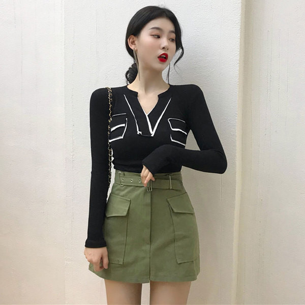 Καθημερινή γυναικεία μπλούζα με διακοσμητικές τσέπες σε δύο χρώματα