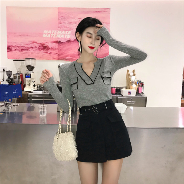 Καθημερινή γυναικεία μπλούζα με διακοσμητικές τσέπες σε δύο χρώματα