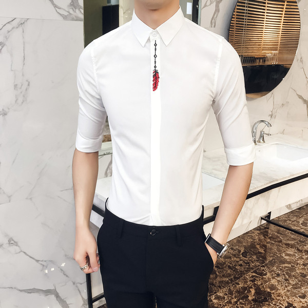 Cămașă modernă pentru bărbați cu broderie colorată în alb și negru