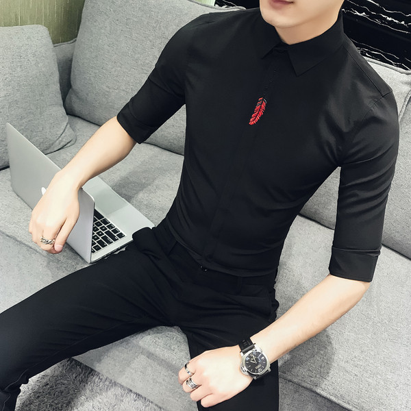 Cămașă modernă pentru bărbați cu broderie colorată în alb și negru