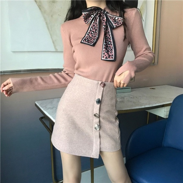 Μοντέρνα γυναικεία μπλούζα σε δύο χρώματα με κορδέλα