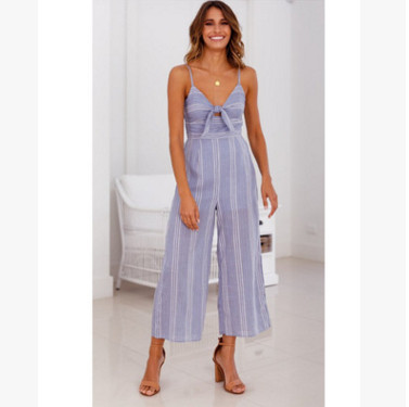 Κομψή καλοκαιρινή ολόσωμη φόρμα  με ντεκολτέ σε σχήμα V σε μπλε χρώμα