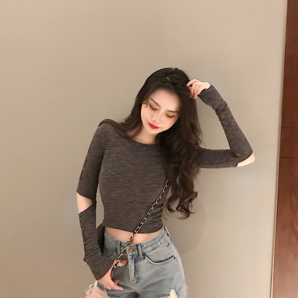 Μοντέρνα γυναικεία μπλούζα με μη τυποποιημένα μανίκια