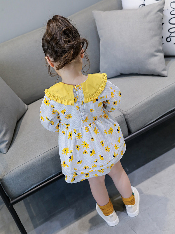 Modern gyerekruha modell hosszú ujjal