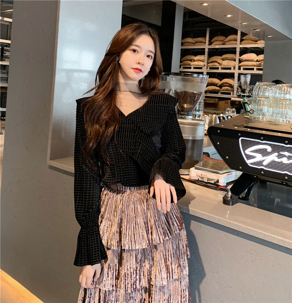 Γυναικεία κομψή μπλούζα σε μαύρο και άσπρο χρώμα