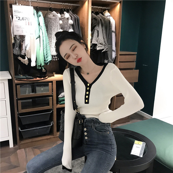 Γυναικεία μπλούζα καθημερινή με κουμπιά σε μαύρο και άσπρο χρώμα