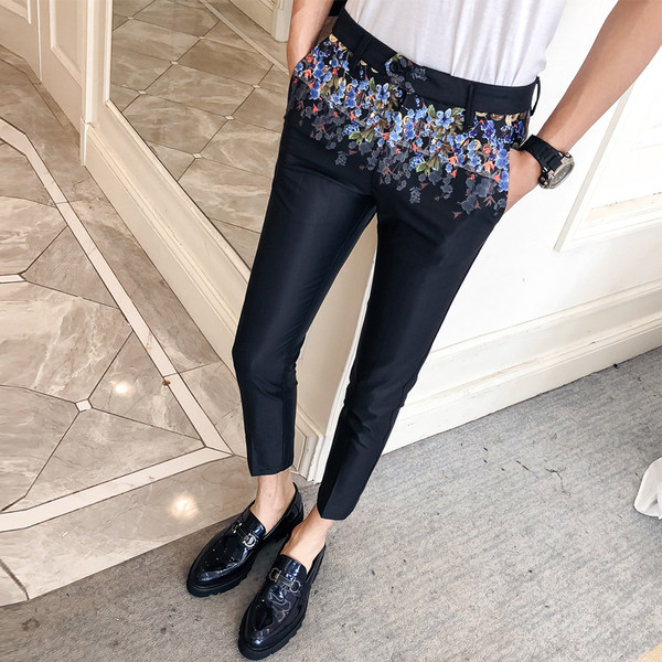 Divatos férfi nadrág Karcsú modell virágmotívumokkal több színben