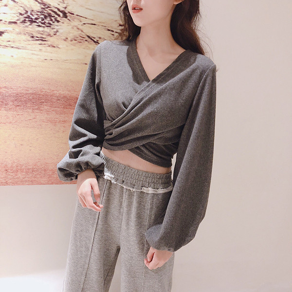 Γυναικεία κοντή μπλούζα με φαρδιά μανίκια