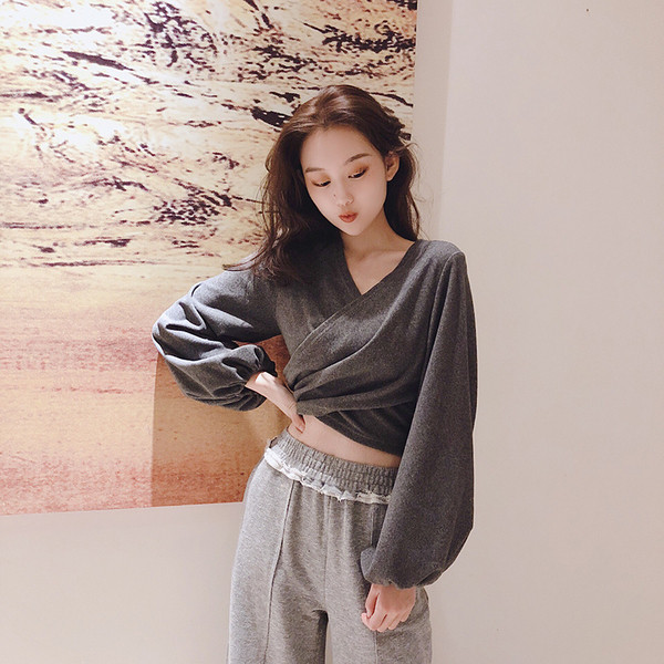 Γυναικεία κοντή μπλούζα με φαρδιά μανίκια