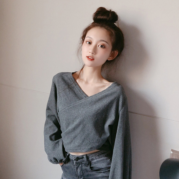 Γυναικεία κοντή μπλούζα με φαρδιά μανίκια