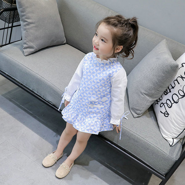 Rochie moderna pentru copii decupata model cu maneci lungi si buzunare