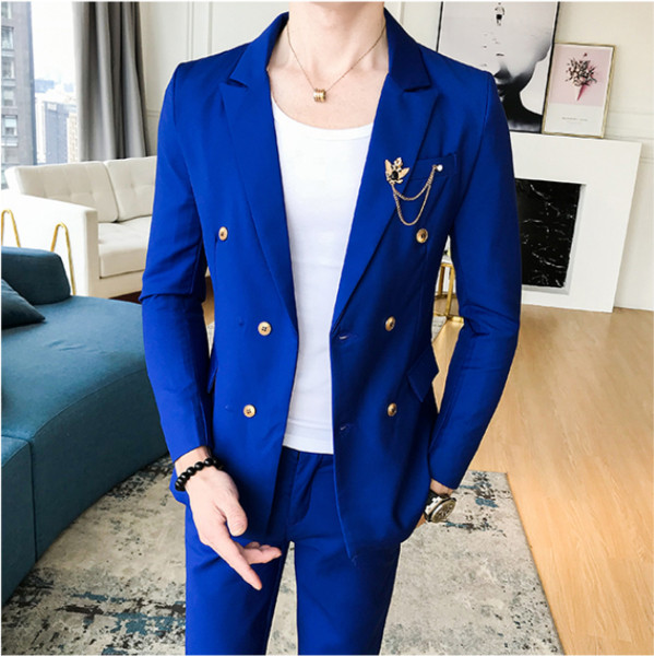 Елегантен мъжки костюм в няколко цвята включващ сако с двойно закопчаване и панталон