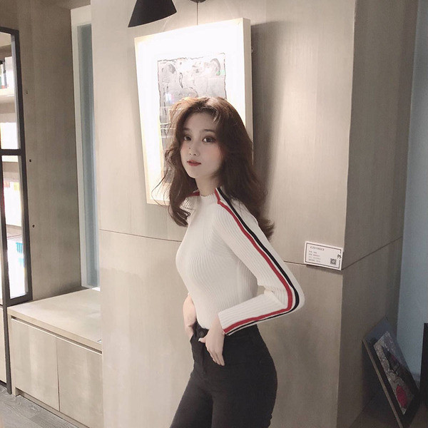 Női alkalmi blúz két színben, színes szegéllyel