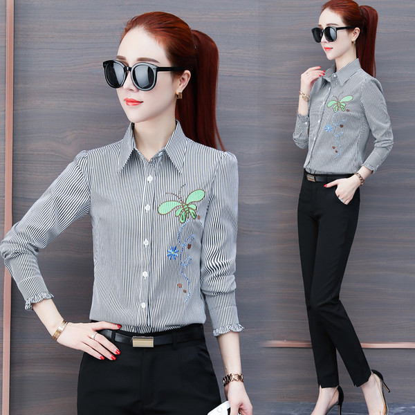 Modern női ing három színben, hímzéssel