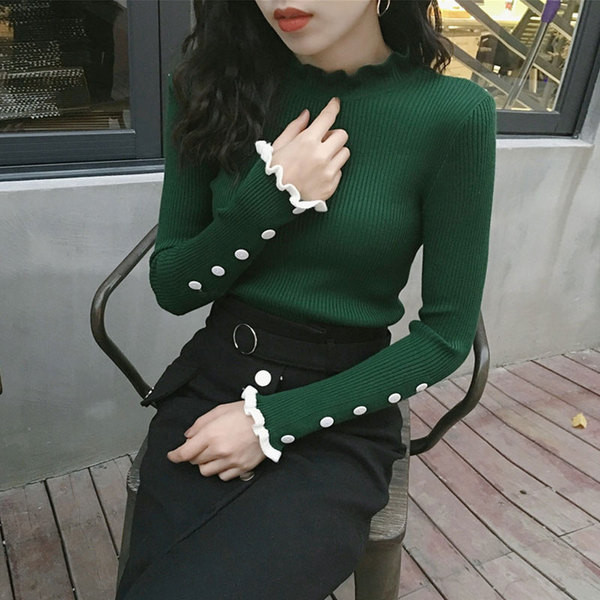 Μοντέρνα γυναικεία μπλούζα με διακοσμητικά κουμπιά σε δύο χρώματα