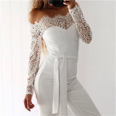 Salopetă de damă elegantă, cu mâneci din dantelă, de culoare albă