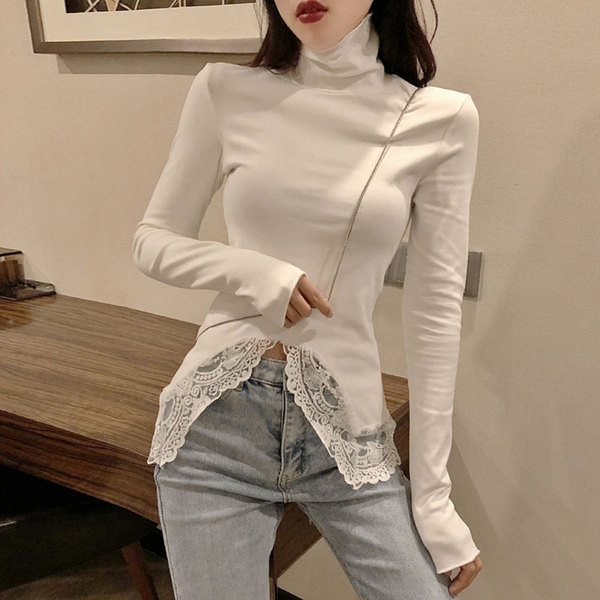 Γυναικεία καθημερινή μπλούζα  με δαντέλα 