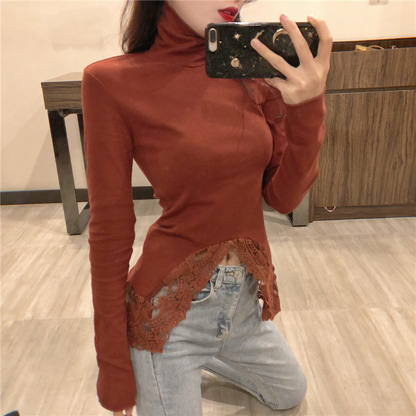 Γυναικεία καθημερινή μπλούζα  με δαντέλα 