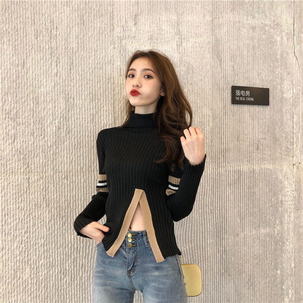 Alkalmi női pulóver két színben, elöl hasítékkal