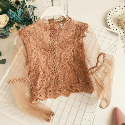 Μοντέρνο γυναικείο πουκάμισο με λαιμόκοψη και δαντέλα σε διάφορα χρώματα