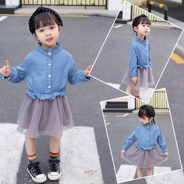 Rochie modernă pentru copii croiată cu tul și mâneci lungi