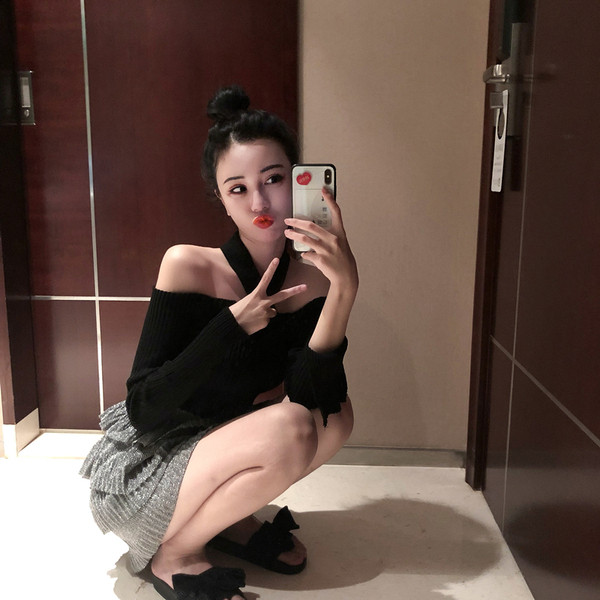 Μοντέρνα γυναικεία μπλούζα σε δύο χρώματα