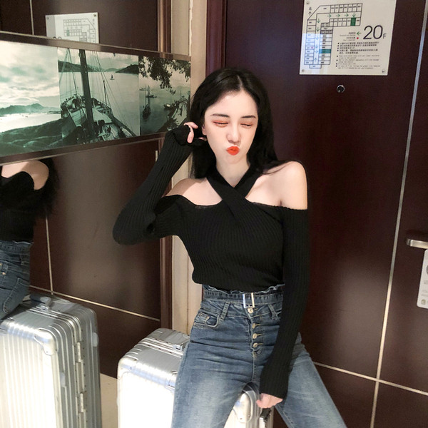 Μοντέρνα γυναικεία μπλούζα σε δύο χρώματα