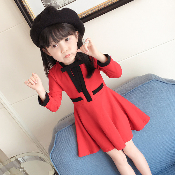 Modern gyerekruha modell piros színben