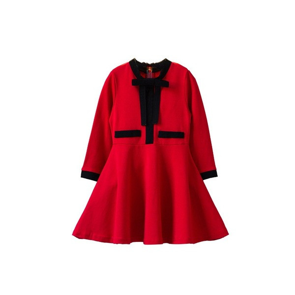 Modern gyerekruha modell piros színben